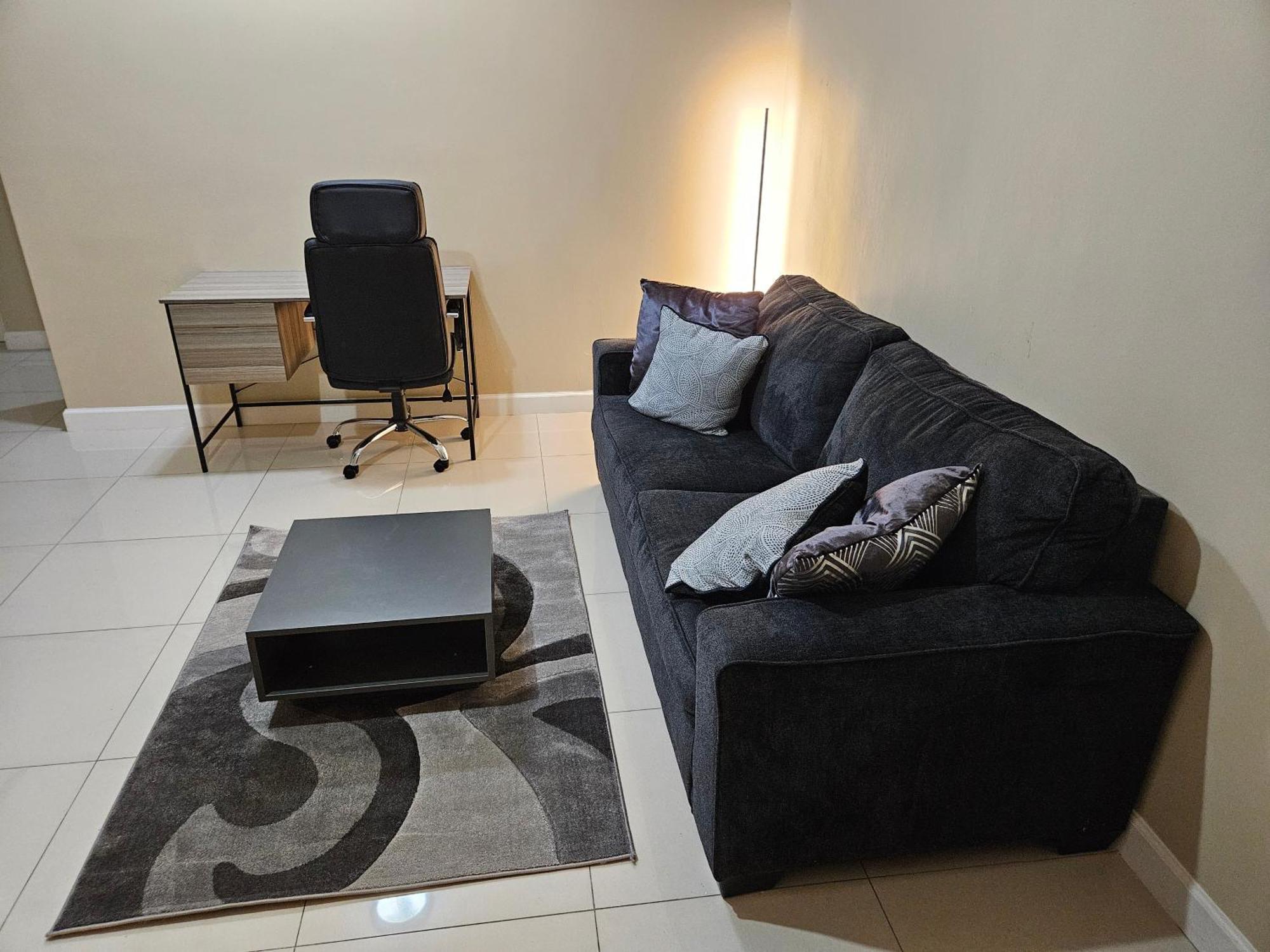 Ramzie'S Place Кингстон Экстерьер фото